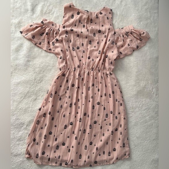 City Streets Cold Ruffle Shoulder Light  Pink Birdcage Printed Dress - Picture 7 of 12